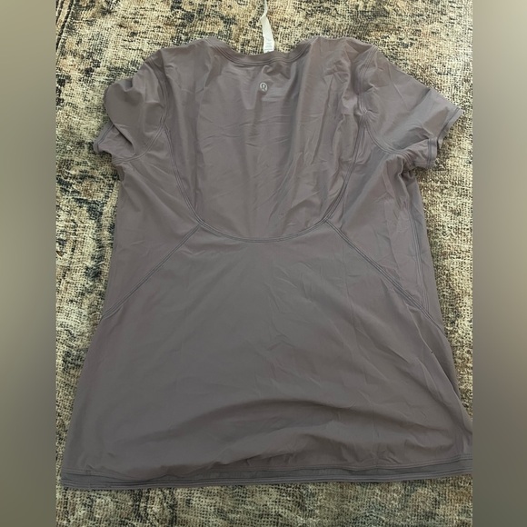 Purple Short Sleeve Lululemon Top Size 8 - Picture 2 of 3